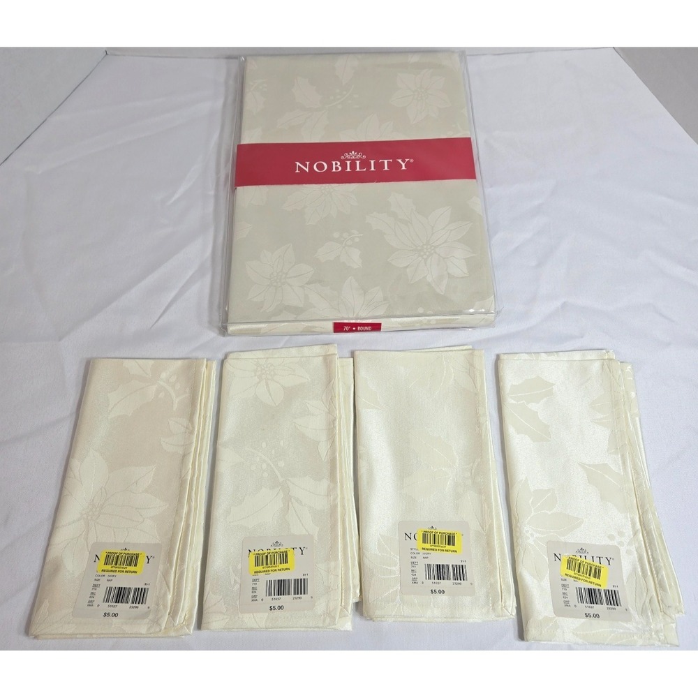 Nobility Tablecloth 70" Round Poinsettia Plus 4 Matching Dinner Napkins